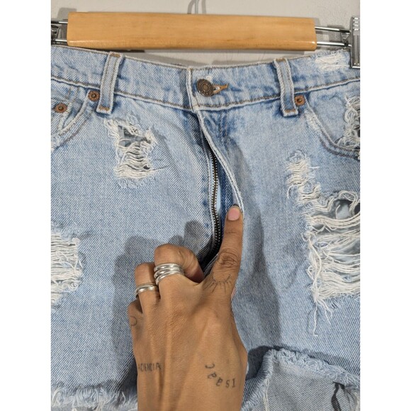 Levi's 550 Shorts Women 6 Vintage Distressed Cut Off Relaxed Denim Light Wash - Picture 4 of 7